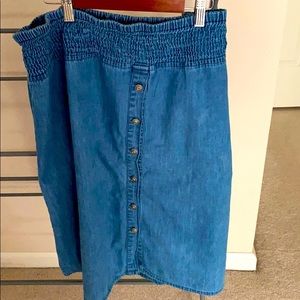 Ladies full Jean skirt sz XL studio west apparel